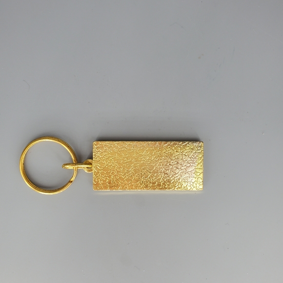 Canadian Flag Metal Keychain - Picture 3 of 3